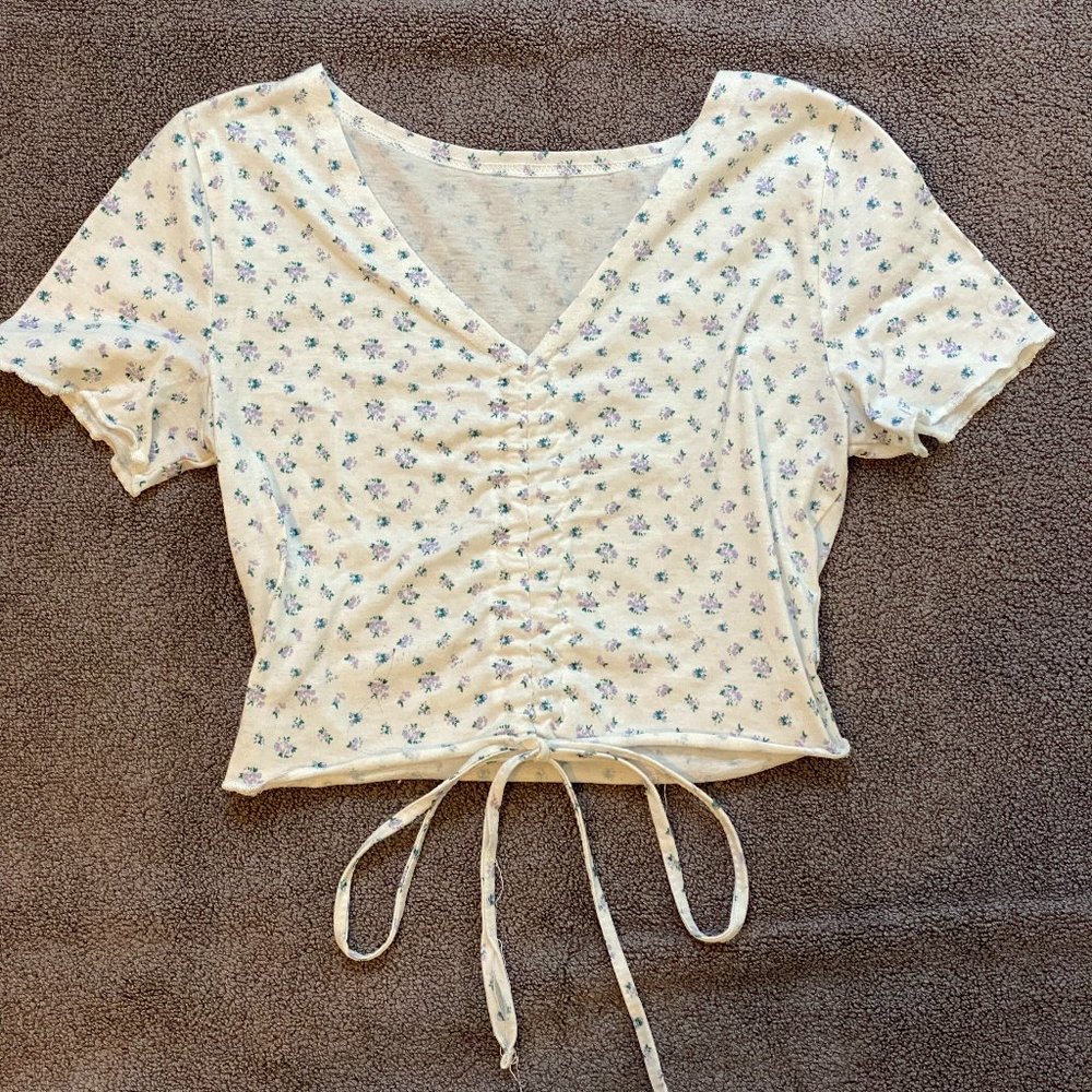 SHEIN White Floral Tie Front Crop Top